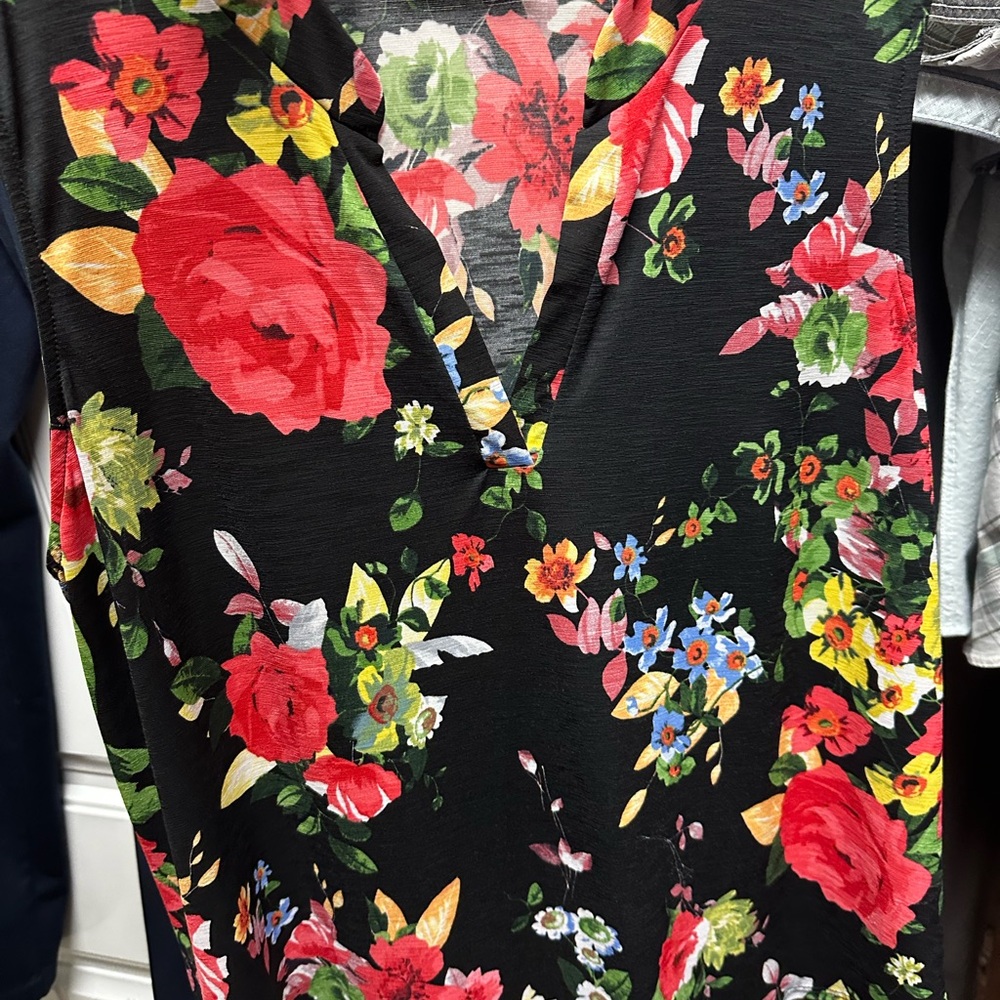 Floral V-Neck Tank Top - Black with Red and Green Accents xl